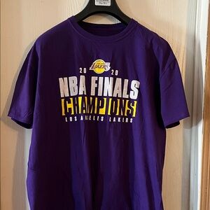 Purple NBA Finals Champions T-Shirt Los Angeles LAKERS 2020, Men’s Size 2XL!!